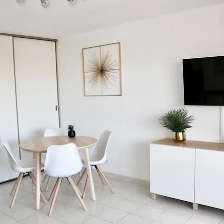 Apartment Port-frejus, Le Consul, 2 Pieces Climatise, Terrasse & Parking *