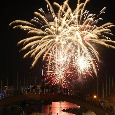 Port-fréjus, Le Consul, 2 Pièces Climatisé, Terrasse&parking * Fréjus