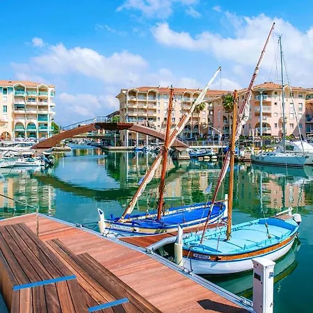 Apartment Port-frejus, Le Consul, 2 Pieces Climatise, Terrasse & Parking *