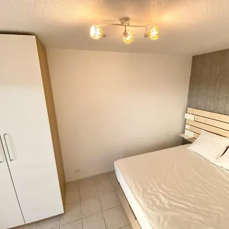 Port-frejus, Le Consul, 2 Pieces Climatise, Terrasse & Parking Apartment Frejus