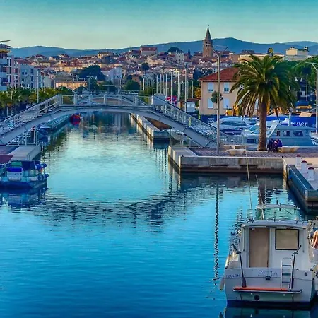 Apartment Port-frejus, Le Consul, 2 Pieces Climatise, Terrasse & Parking *